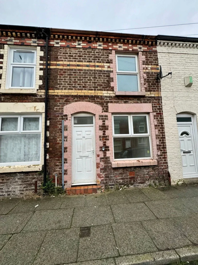 Flat Wilburn Street in Liverpool