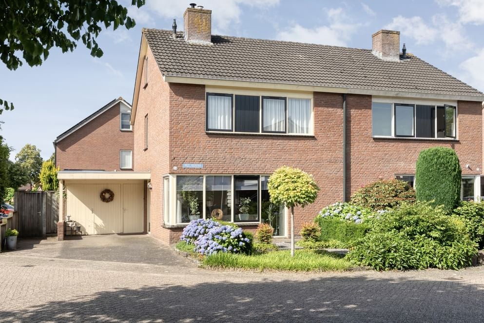 Twee-onder-één-kap te koop: Het Kempke 24, Geesteren