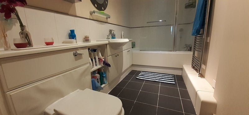 Room Booth Road in Greater London