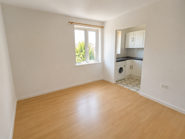 Flat Azelin Court in Stratton St. Margaret