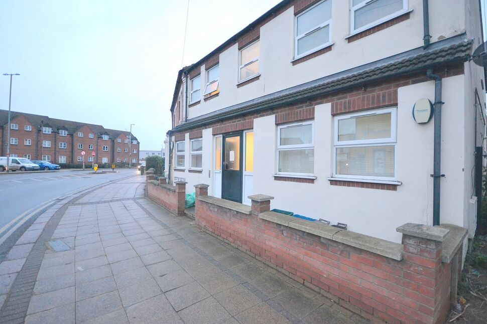 Flat St Leonard's Road in Far Cotton