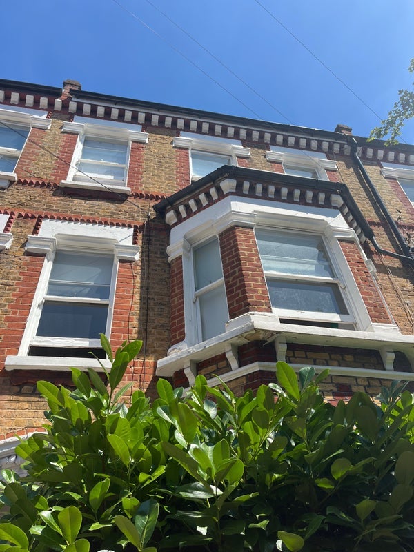 House Tremadoc Road in Greater London