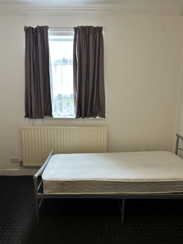 Room Bath Street in Rugby