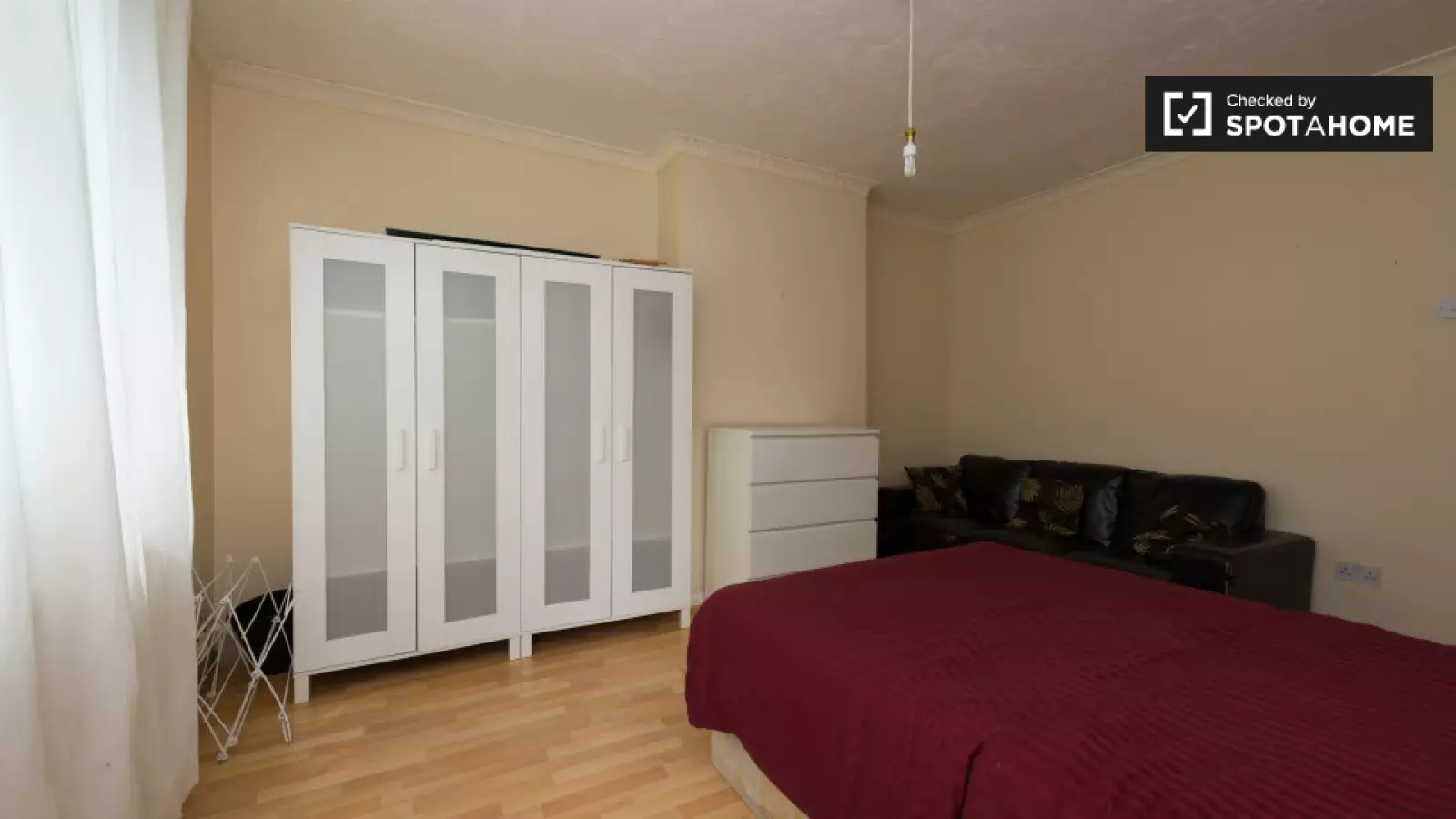 Flat Cornwood Drive in Greater London