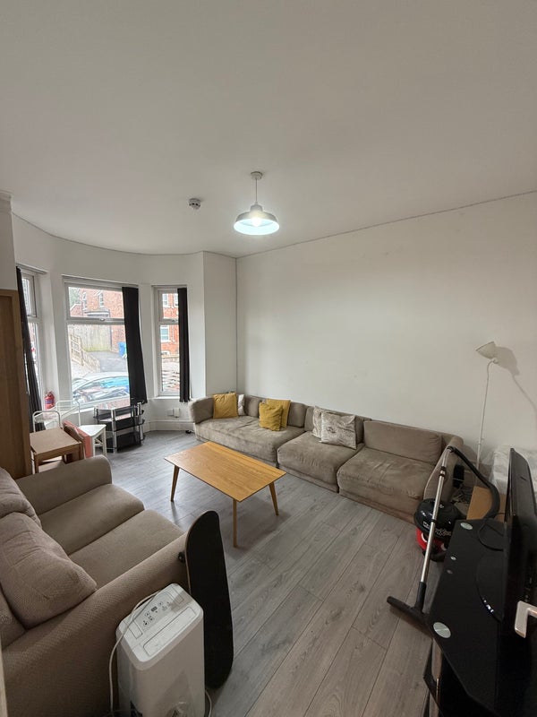 Room Talbot Road in Manchester