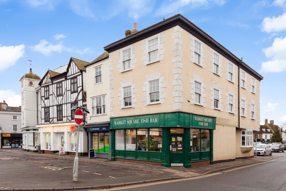 Flat Market Square in Cherwell District