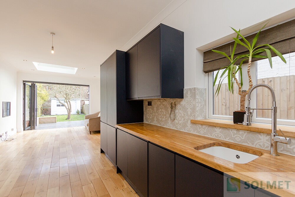 Flat Chamberlayne Road in Greater London