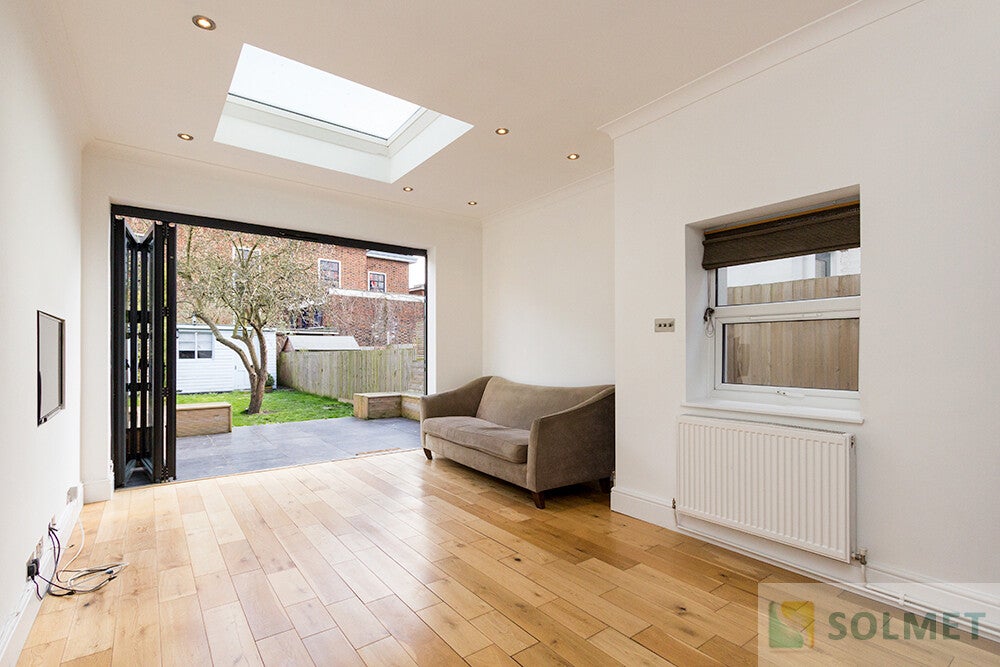 Flat Chamberlayne Road in Greater London