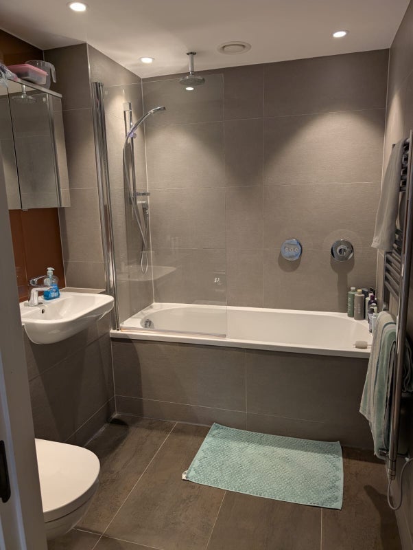 Room Kingsland High Street in Greater London