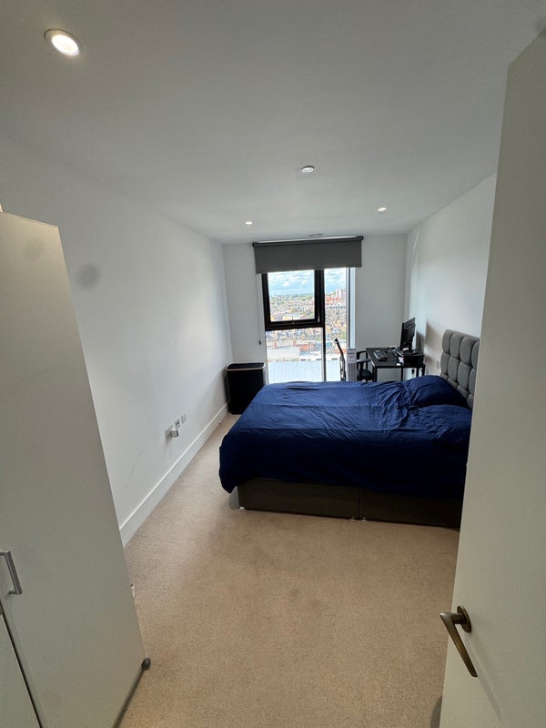 Room Kingsland High Street in Greater London
