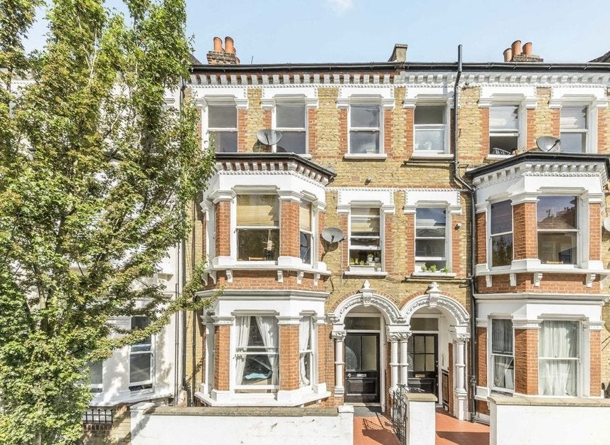 House Tremadoc Road in Greater London