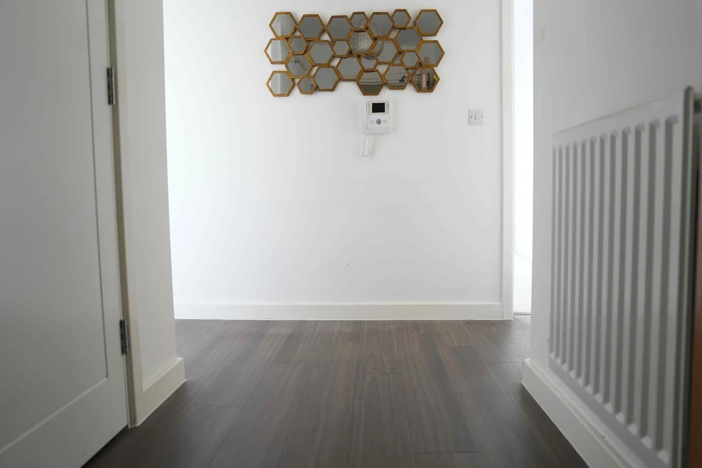 Flat Glebe Way in Greater London