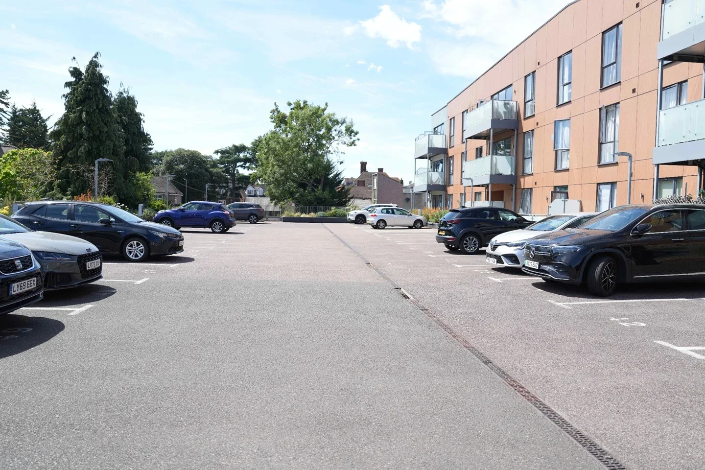 Flat Glebe Way in Greater London