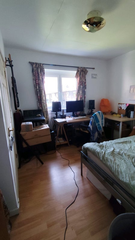Room Friarton Road in Glasgow