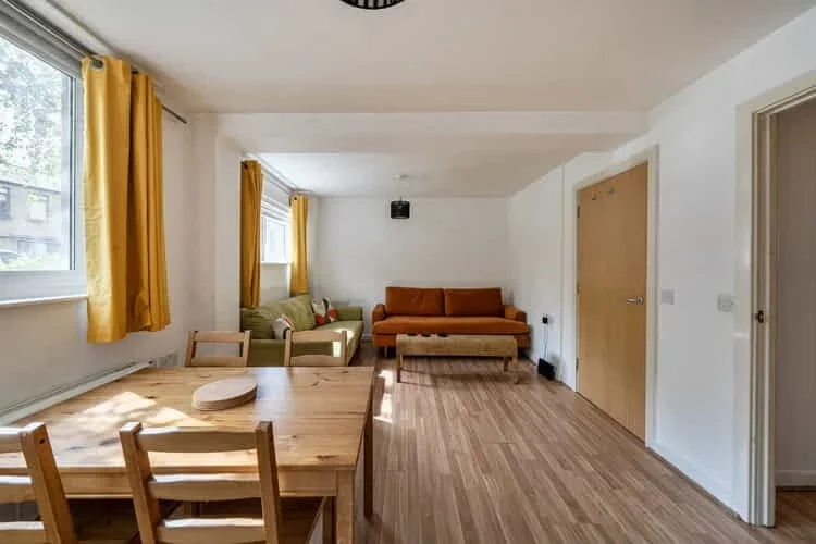Flat Matthias Road in Greater London