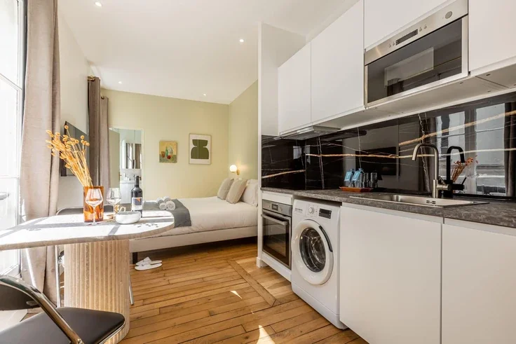 Flat Rue Duphot in Paris