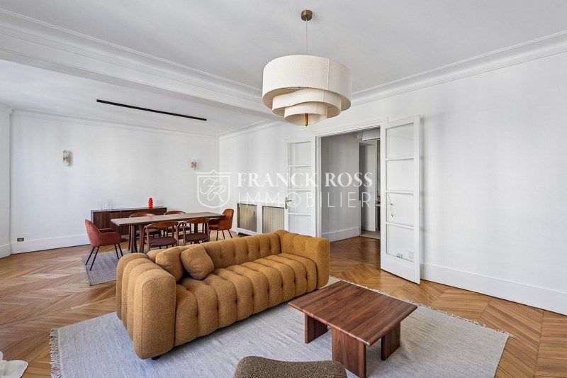 Appartement Place Victor Hugo à Paris