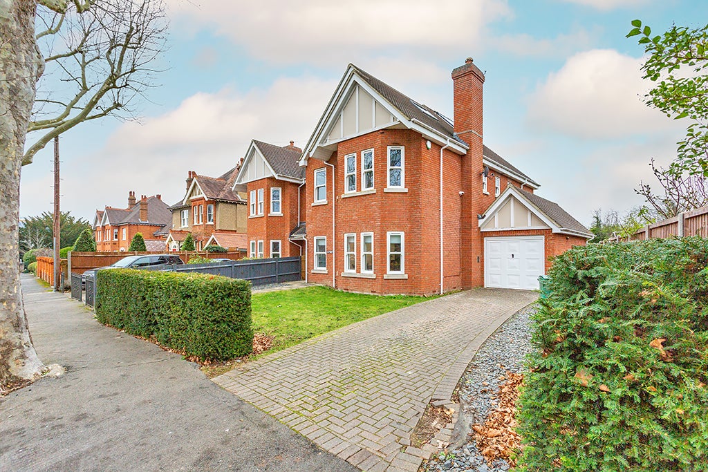 House Cornwall Road in Greater London