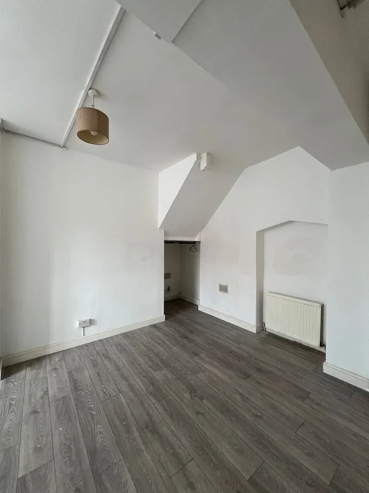 Flat Ravensbourne Road in Greater London