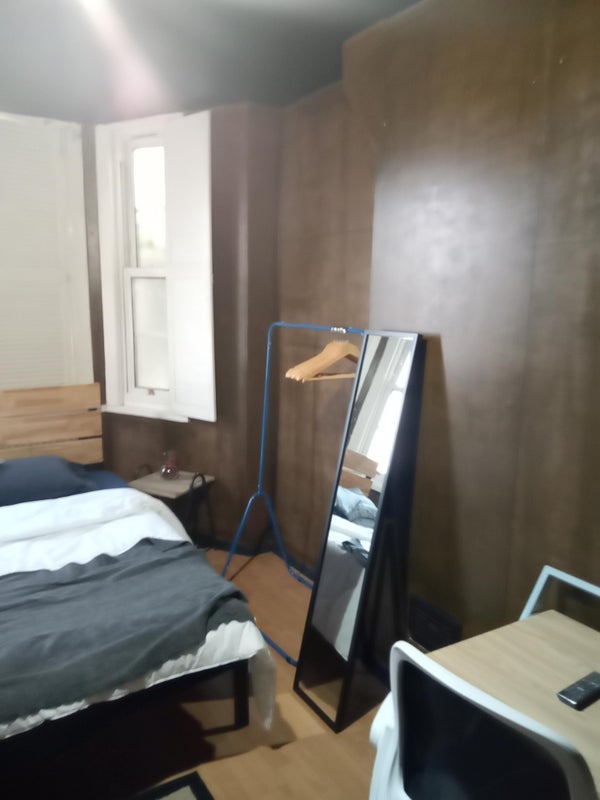 Room The Sutton Estate in Greater London