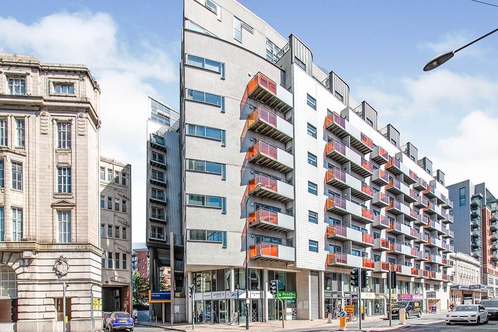 Flat Whitworth Street West in Manchester