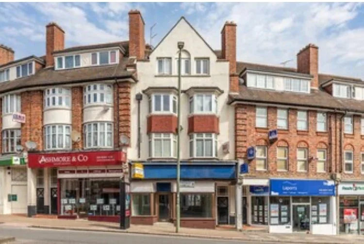 Flat Studio Mews in Greater London