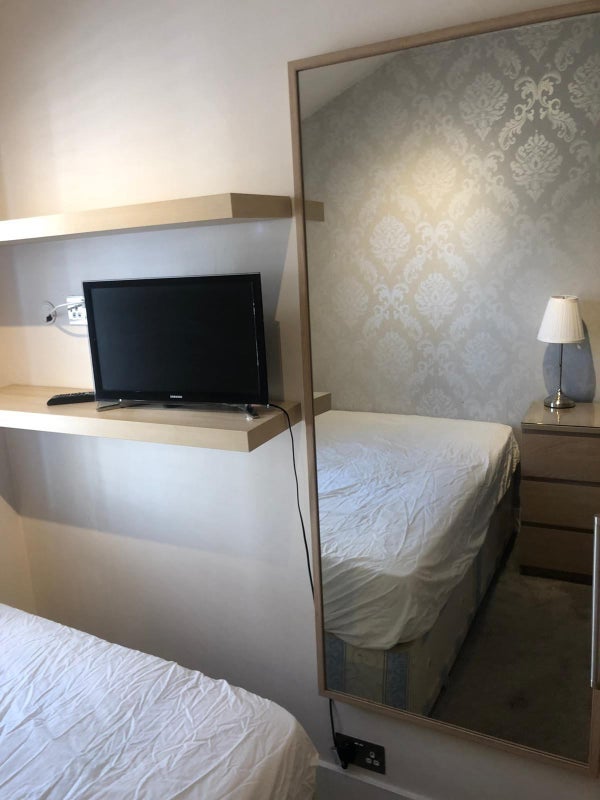 Room Collingbourne Road in Greater London
