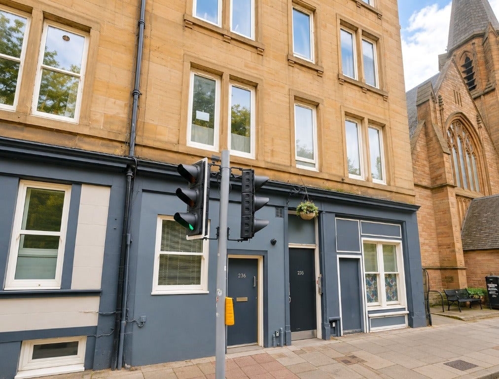 Flat Dalry Road in City of Edinburgh