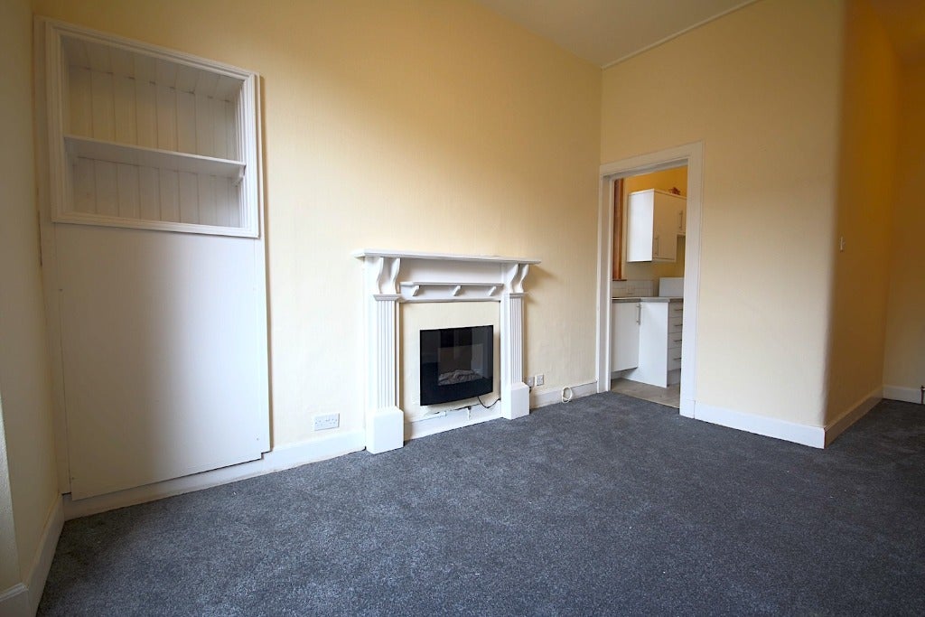 Flat Dalry Road in City of Edinburgh