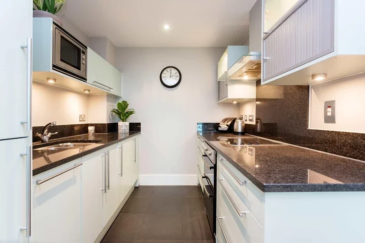 Flat Nine Elms Lane in Greater London