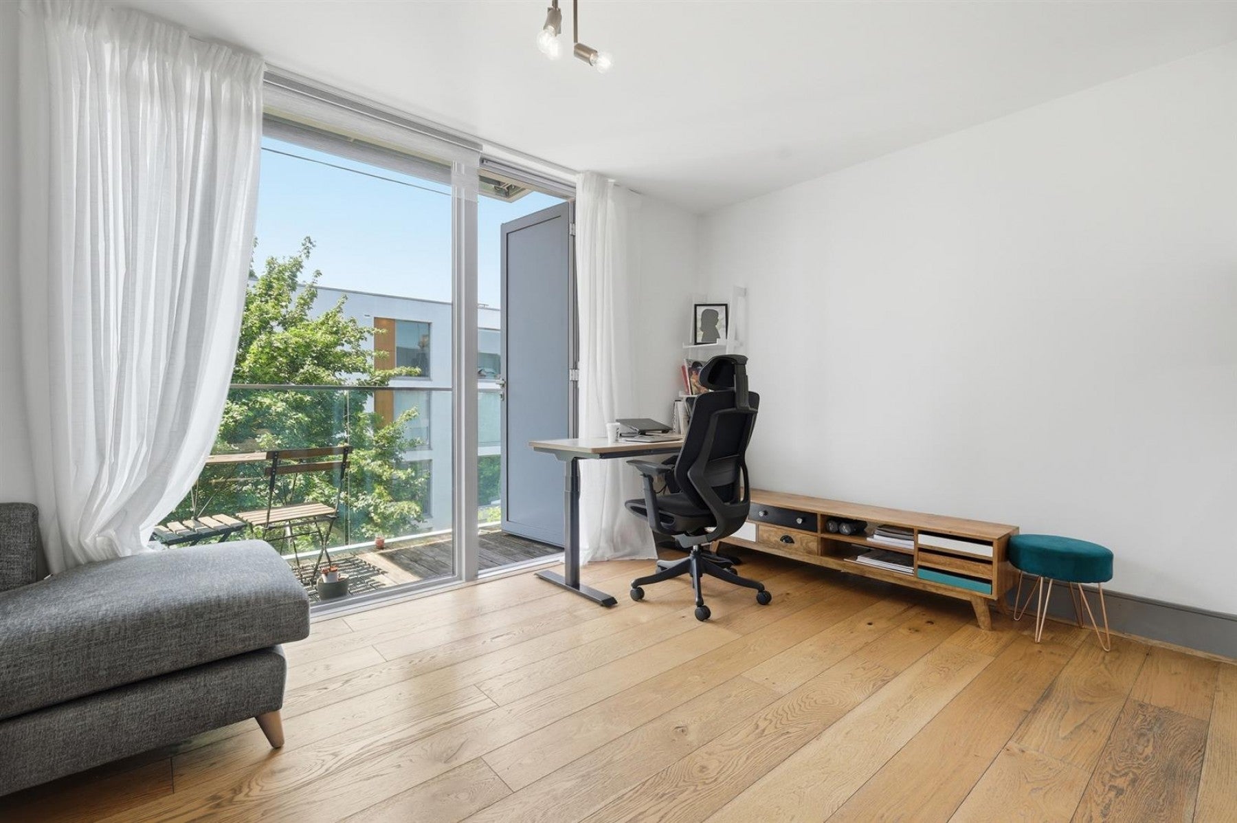 Flat Gillespie Road in Greater London