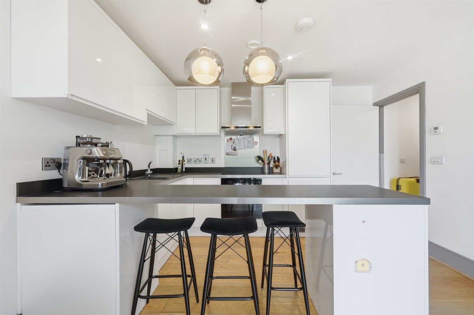 Flat Gillespie Road in Greater London