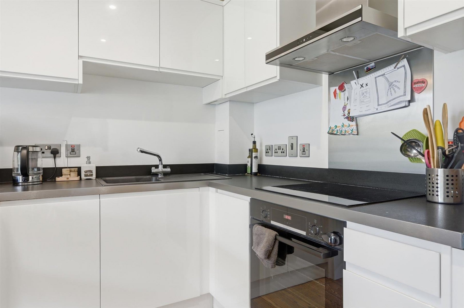 Flat Gillespie Road in Greater London