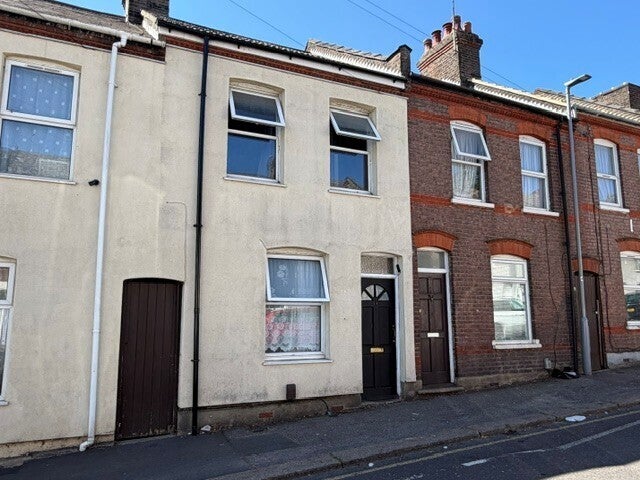 House Hampton Road in Luton