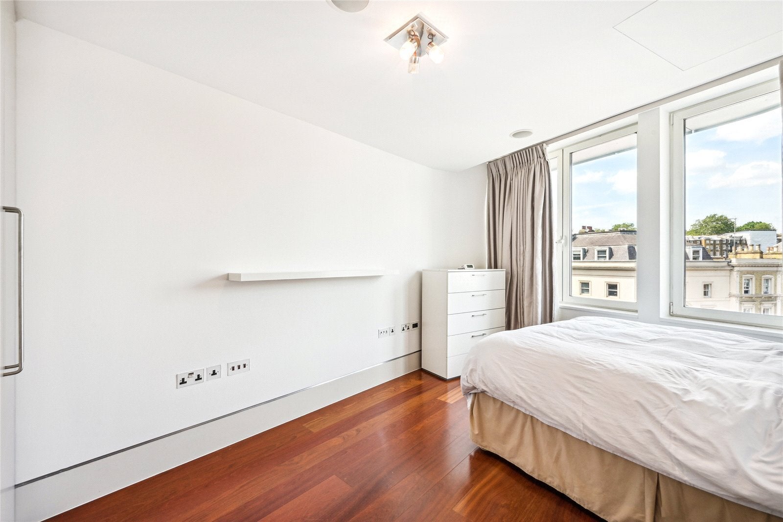 Flat Brompton Road in Greater London