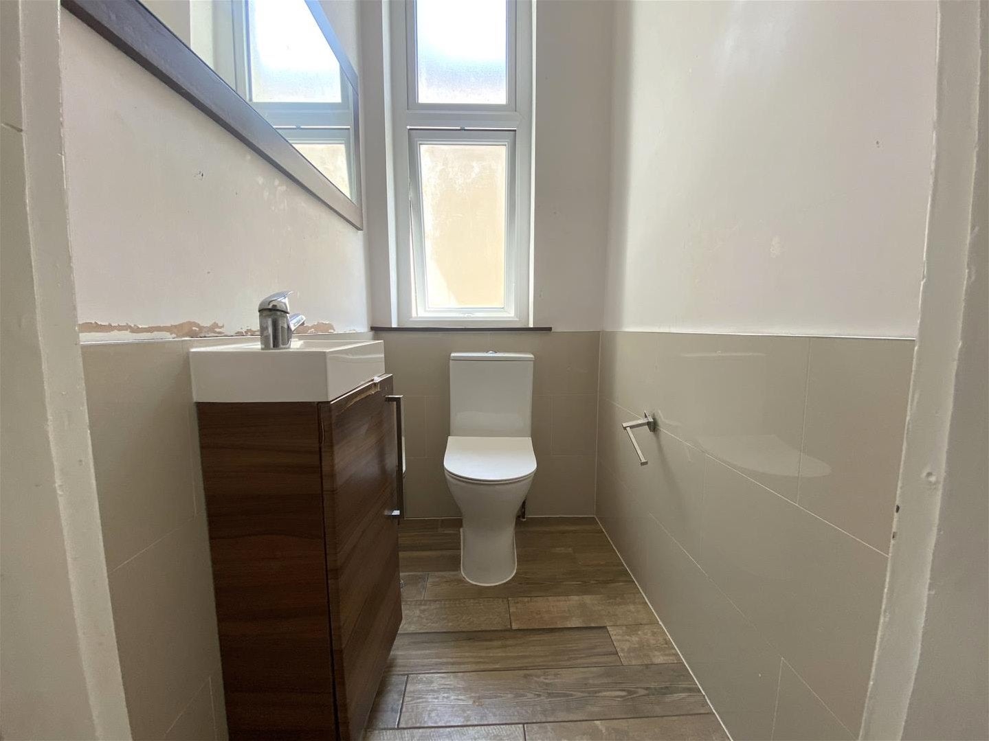 Flat Heston Road in Greater London