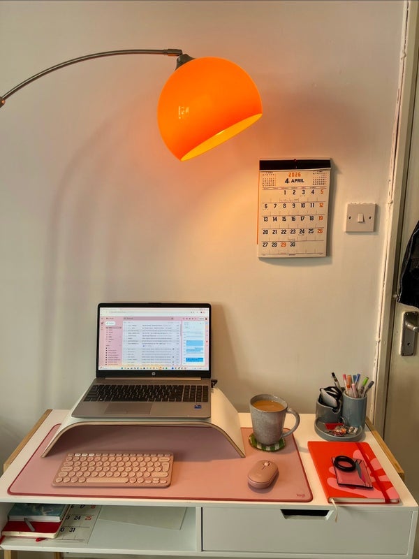Room Wyllen Close in Greater London