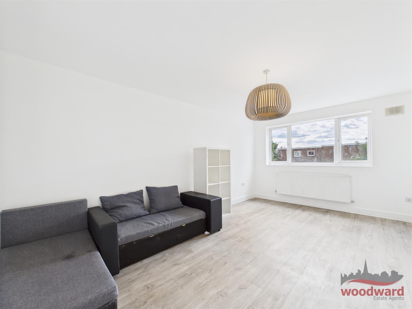Flat Weald Lane in Greater London
