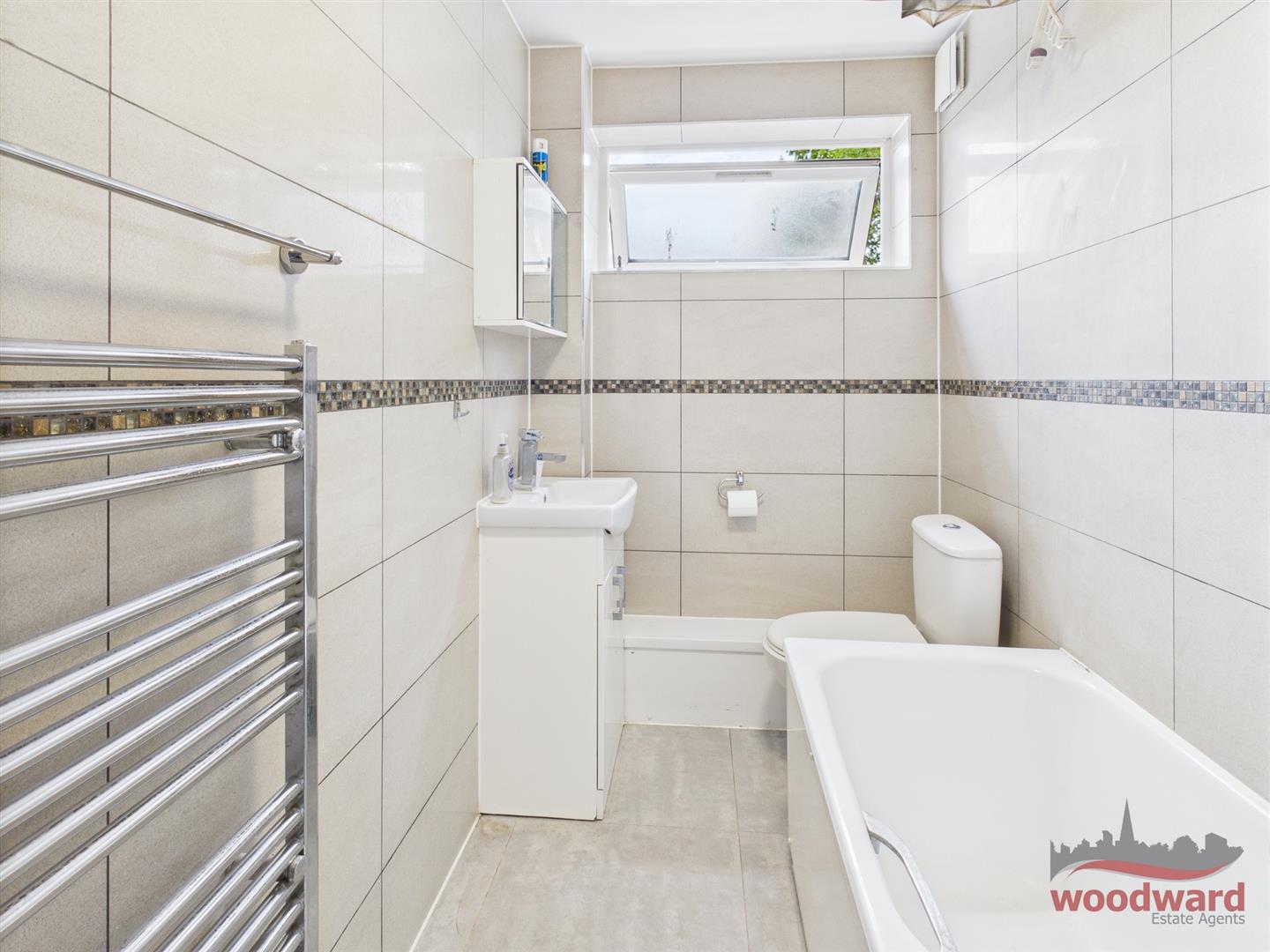 Flat Weald Lane in Greater London