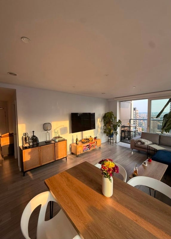 Room New Lion Way in Greater London