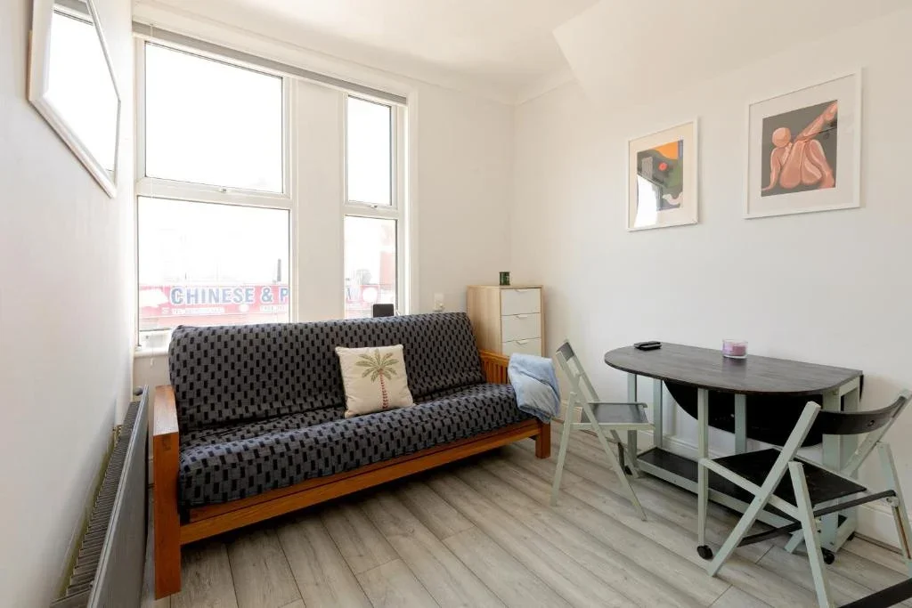 Flat High Road Leytonstone in Greater London