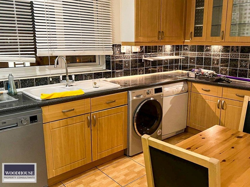 Flat Trafalgar Avenue in Greater London