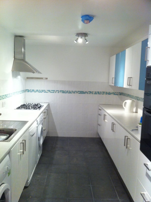 Room Wathen Road in Warwick