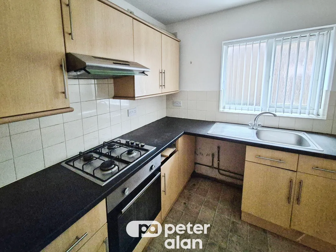 Flat Saint Mary Street in Risca