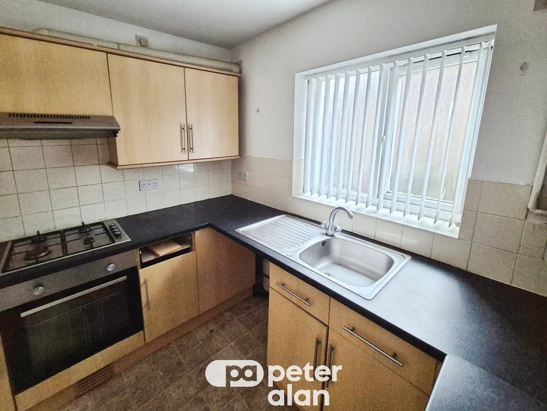 Flat Saint Mary Street in Risca