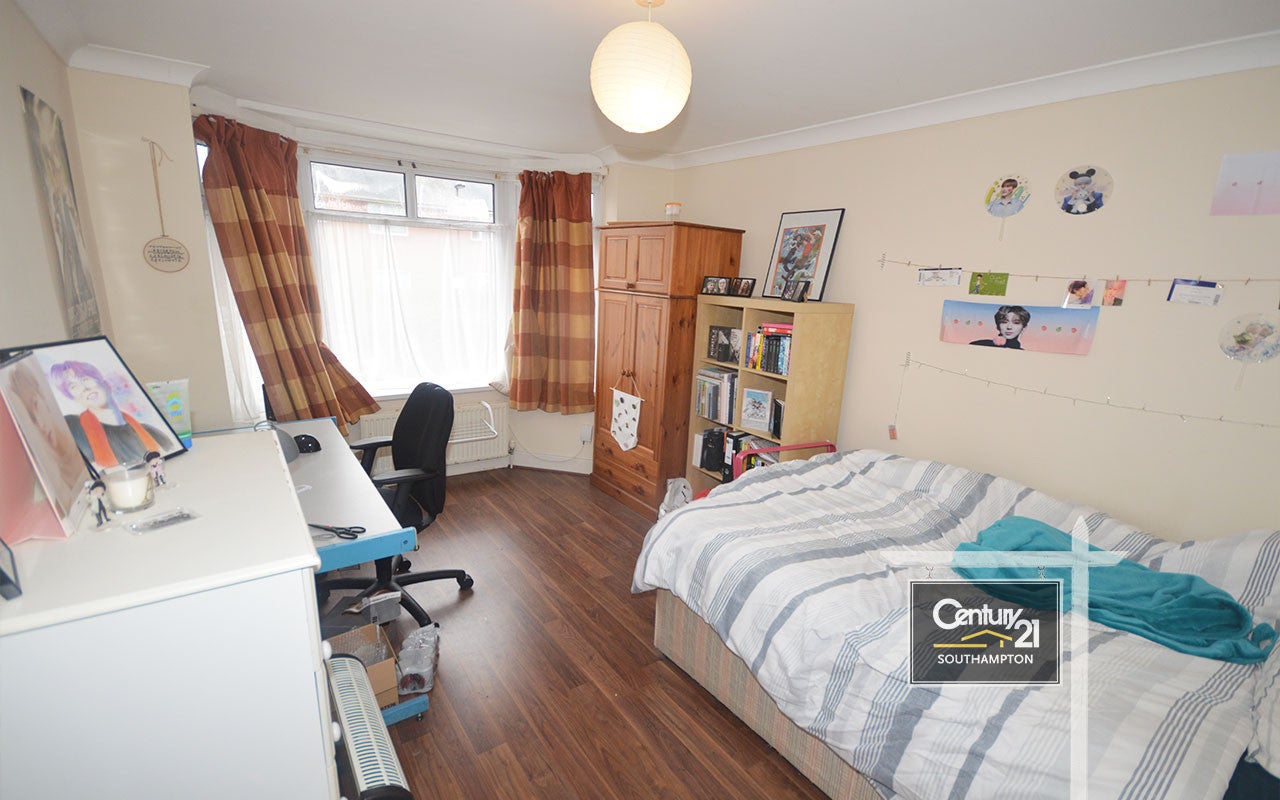 Flat Broadlands Road in Southampton