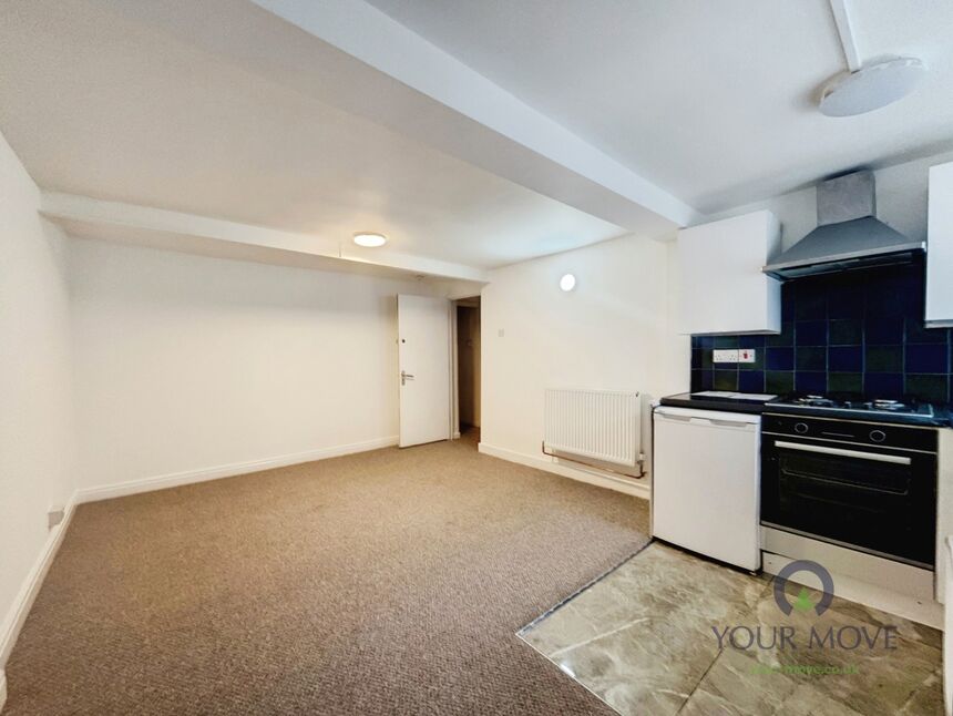 Flat Grove Close in Greater London
