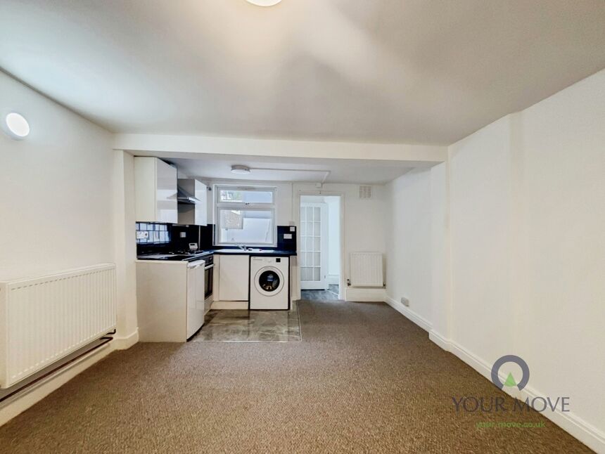 Flat Grove Close in Greater London