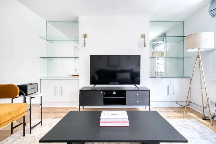 Flat Mercer Walk in City of Westminster