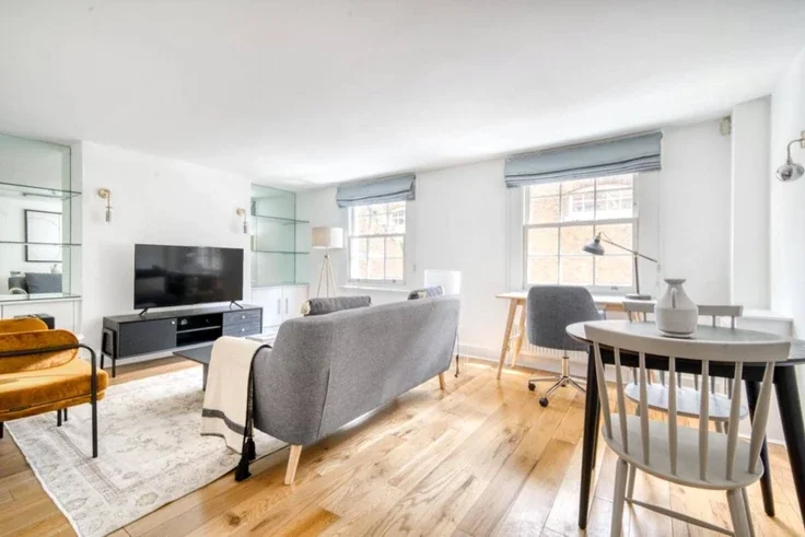Flat Mercer Walk in City of Westminster